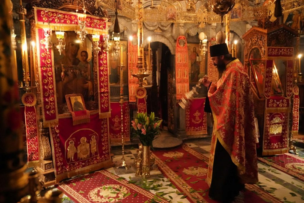 Intrarea în biserică a Maicii Domnului